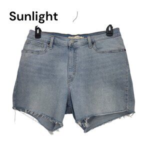 Levis Signature Womens Denim Vintage Original Shorts Size 10 Light Wash Raw Hem